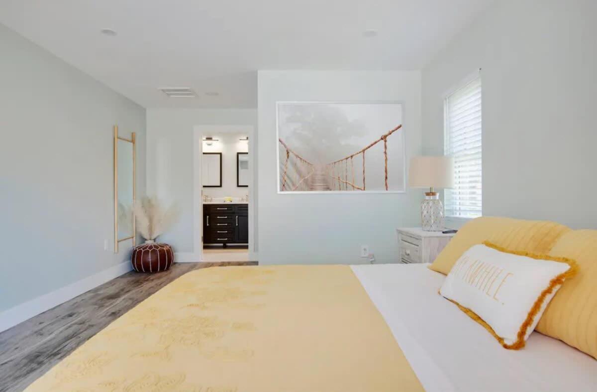 Heated Pool, Pet Friendly,Dunedin Beach Gem パームハーバー エクステリア 写真