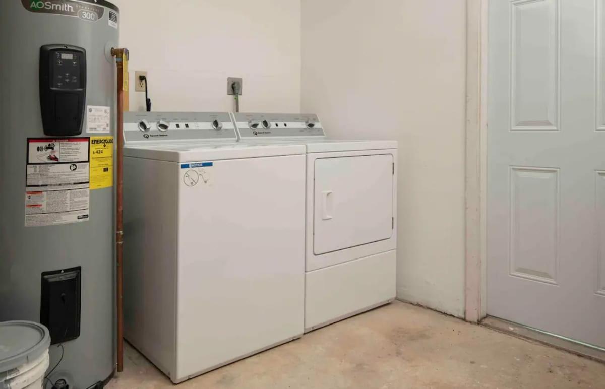 Heated Pool, Pet Friendly,Dunedin Beach Gem パームハーバー エクステリア 写真