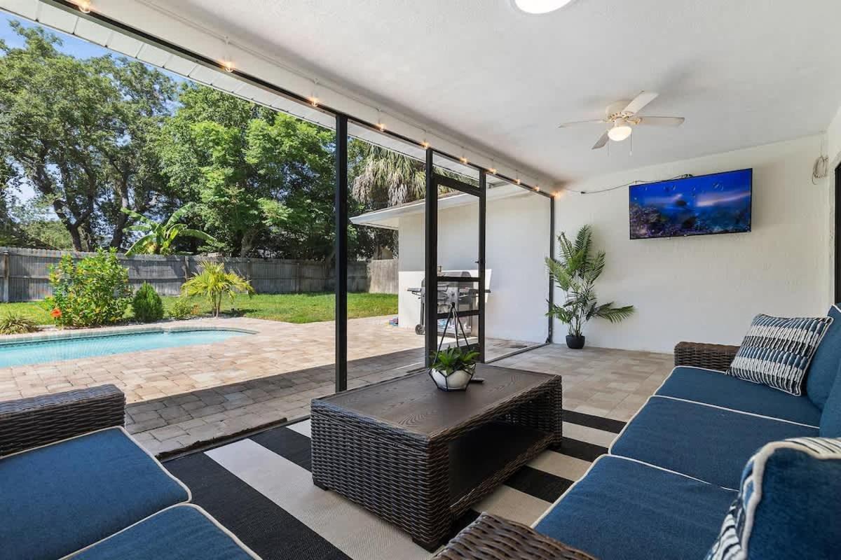 Heated Pool, Pet Friendly,Dunedin Beach Gem パームハーバー エクステリア 写真