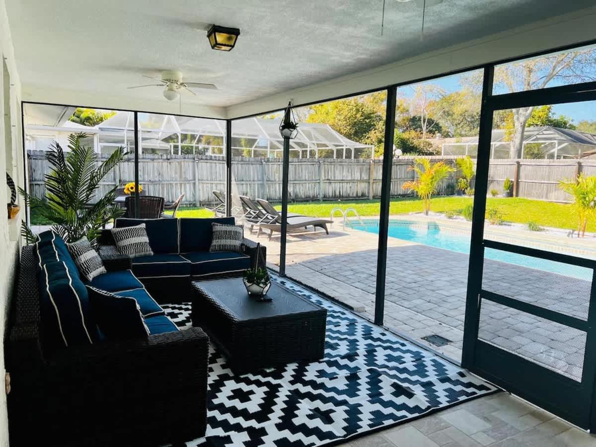 Heated Pool, Pet Friendly,Dunedin Beach Gem パームハーバー エクステリア 写真