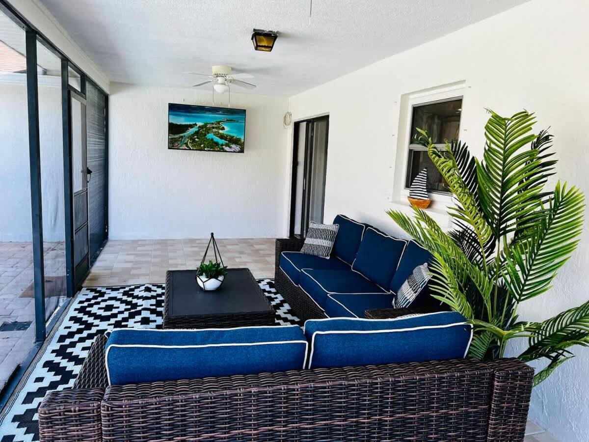Heated Pool, Pet Friendly,Dunedin Beach Gem パームハーバー エクステリア 写真