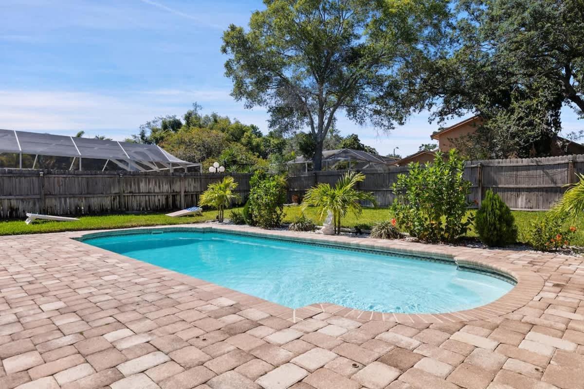 Heated Pool, Pet Friendly,Dunedin Beach Gem パームハーバー エクステリア 写真
