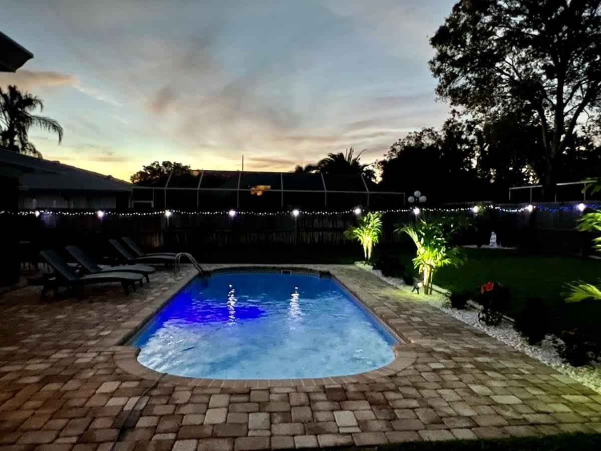 Heated Pool, Pet Friendly,Dunedin Beach Gem パームハーバー エクステリア 写真