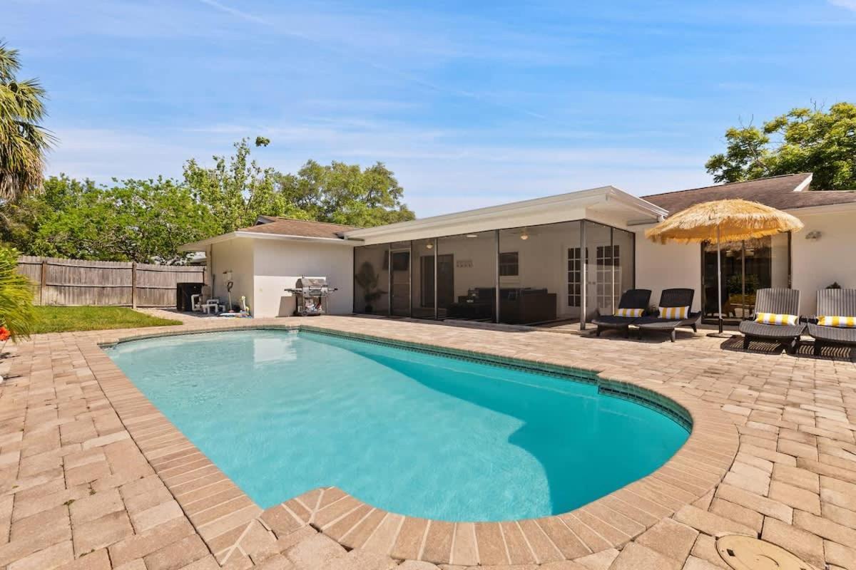 Heated Pool, Pet Friendly,Dunedin Beach Gem パームハーバー エクステリア 写真
